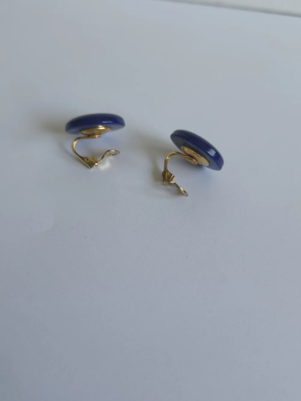 Vintage 1980s Cobalt Navy Blue Enamel Button Clip On Earrings Gold Tone - Picture 7 of 11